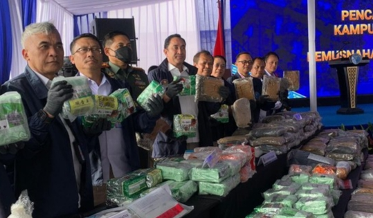 Komitmen Perang Total Narkoba, BNN Hancurkan 113 Kg Sabu dan 5.044 Ekstasi